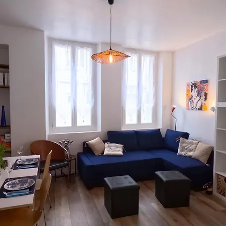 Le Chat Bleu Daire *